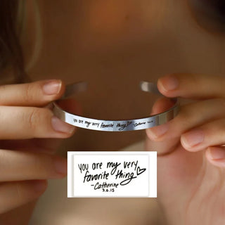 Pulsera con escritura a mano