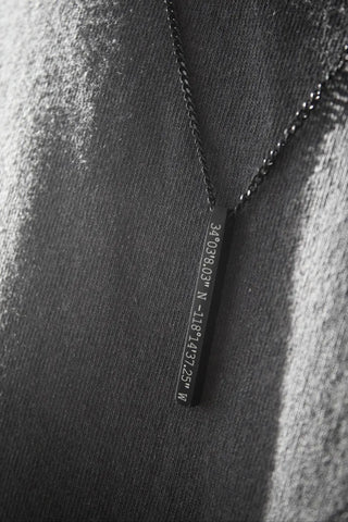 Collar de barra minimalista - Edición negra